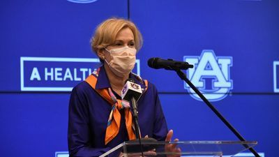 Image for story: Dr. Deborah Birx calls for Alabama's face mask order to be extended