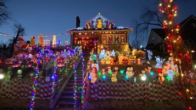 Image for story: Festive displays around the Omaha metro