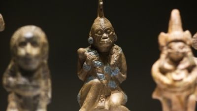 Image for story: The body, animals and deities: Mayan art on show in Berlin 