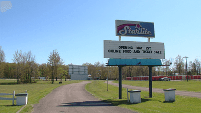 Image for story: Ohio drive-in movie theater holding graduation ceremonies