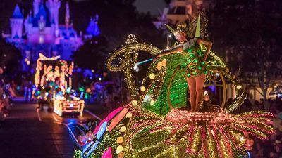 Image for story: Even happier: It's time to celebrate as the Nighttime Spectaculars return to Disneyland 