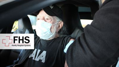 Image for story: Willie Nelson receives COVID-19 vaccine at Texas emergency room