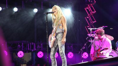 Image for story: GALLERY: Country music's biggest stars take over Nashville during 51st annual CMA Fest