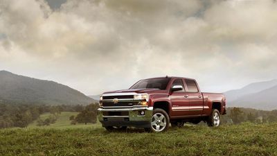 Image for story: Lawsuit alleges GM sold trucks that couldn't reliably run on US diesel fuel