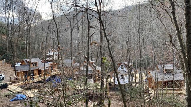 New treehouses coming to the Smokies. (Treehouse Grove at Norton Creek photos){p}{/p}