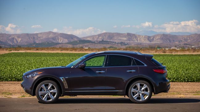 2014 Infiniti QX70 (Image courtesy of Infiniti USA)