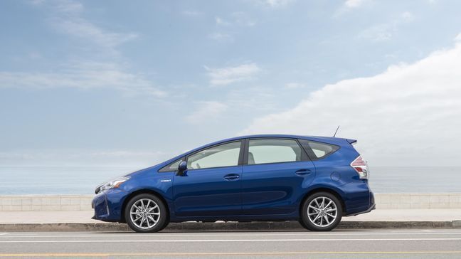 2017 Toyota Prius v (Image courtesy of Toyota Motor Sales USA)