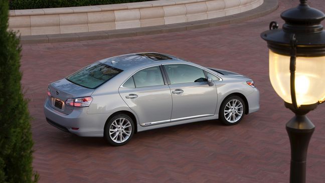 2010 Lexus HS 250h (Image courtesy of Toyota Motor Sales USA)