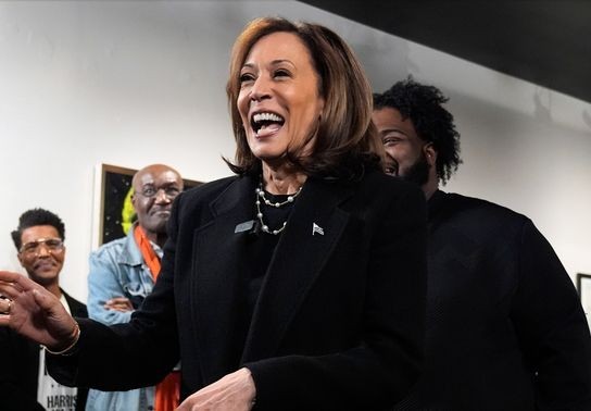 Image for story: Harris intensifies efforts to win back Black male voters amid rising support for Trump