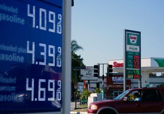 Image for story: How does Trump plan to ease gas prices during second term?