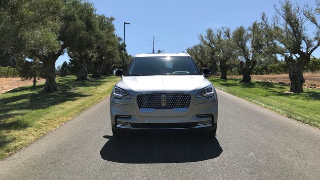 2020 Lincoln Aviator (Sinclair Broadcast Group / Jill Ciminillo)