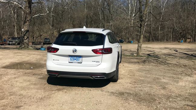 2018 Buick Regal TourX (Sinclair Broadcast Group / Jill Ciminillo)