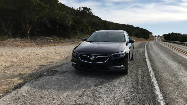 2018 Buick Regal Sportback 16.JPG