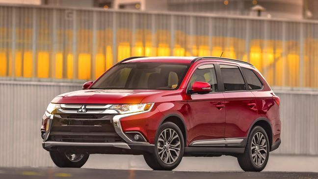 2016 Mitsubishi Outlander (Image courtesy of Mitsubishi Motors North America)