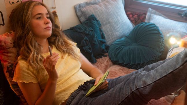 HBO Max's road comedy UNPREGNANT stars{&nbsp;}Haley Lu Richardson as Lucy (Photo: HBO Max){&nbsp;}