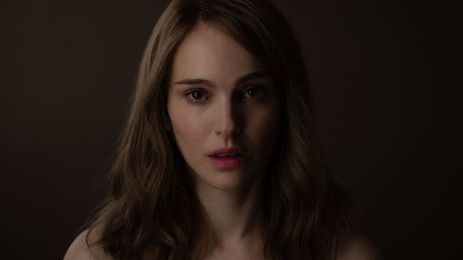 May December, Natalie Portman as Elizabeth Berry.  (Photo: Netflix)